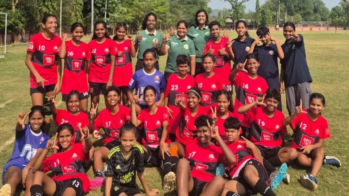 Chhatisgarh Sports :बस्तर की बेटियों का कमाल, चौथी बार चैंपियन बना माता रुक्मणी क्लब, अब नेशनल में दिखाएंगी प्रतिभा…. 1 girls