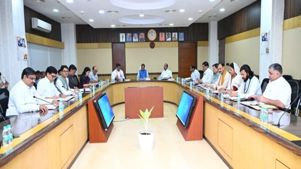 CM Sai Cabinet Meeting: साय कैबिनेट की बैठक में ग्रामीण क्षेत्रों में रोजगार के लिए 2 नए योजनाओं को मंजूरी, बायोगैस नीति का किया गया अनुमोदन 1 sai sahab