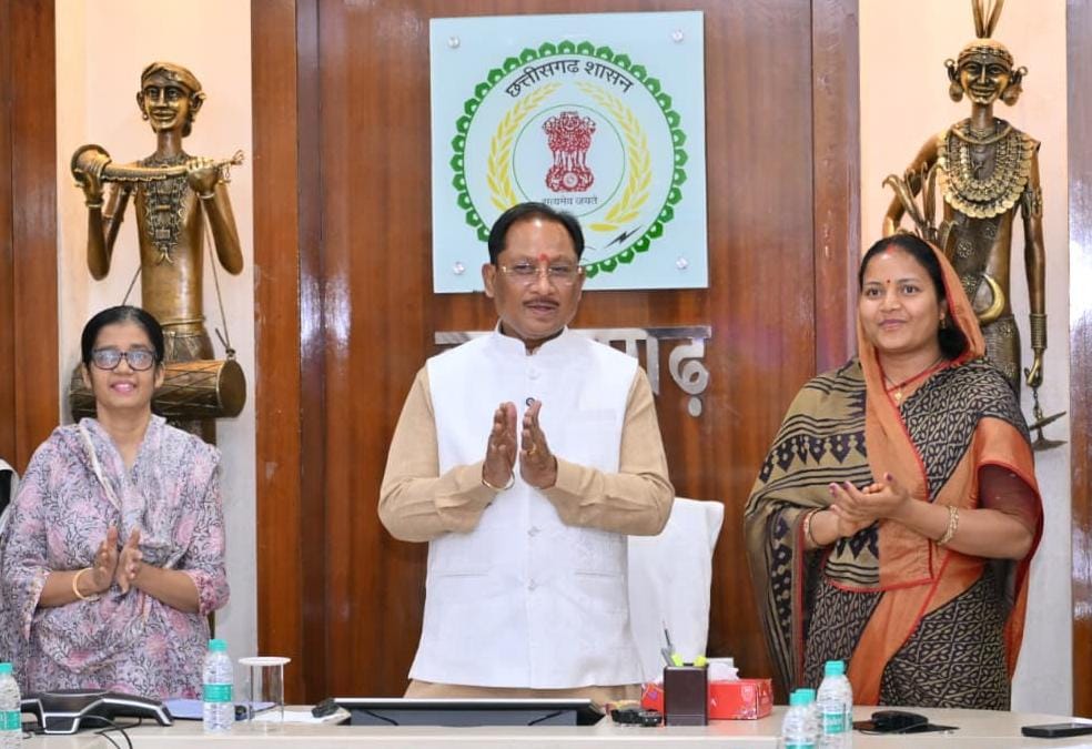 Chhattisgarh :CM साय ने कहा- आर्थिक स्वावलंबन की नई पहचान बन रही है योजना, महतारी वंदन योजना: 626.25 करोड़ की 29वीं किस्त जारी 2 CM MAHATARI