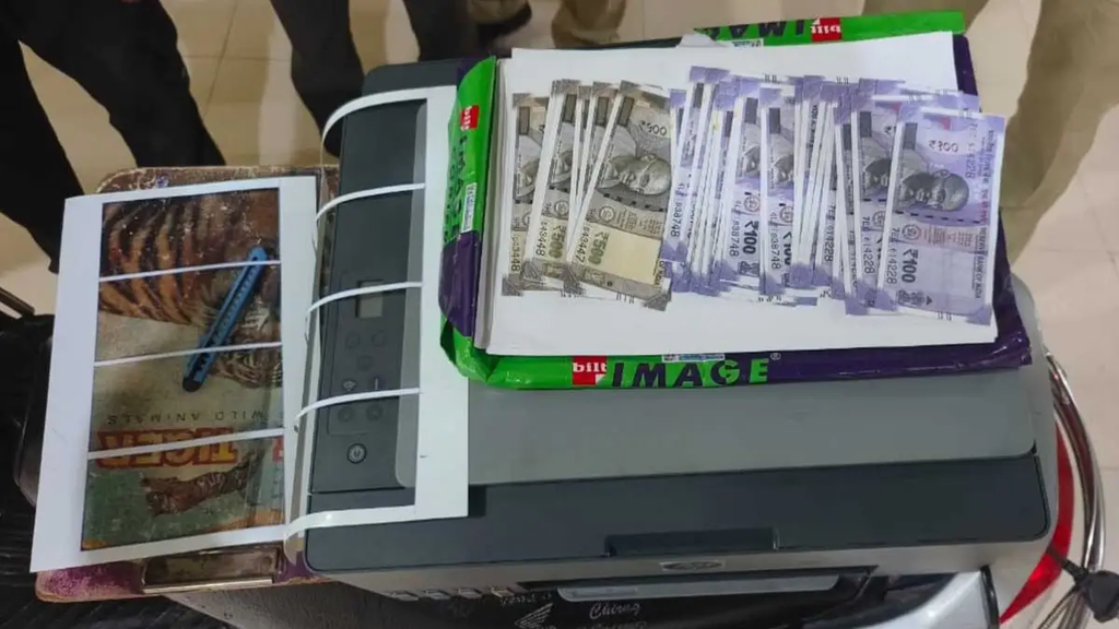 छत्तीसगढ़ में नकली नोट छापने वाले गिरोह का भंडाफोड़, ₹17,500 की जाली करेंसी और कलर प्रिंटर जब्त 2 image 6